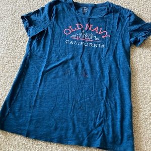 Old Navy skyline tee